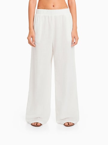 Bershka Wide Leg Bukse i hvit: forside