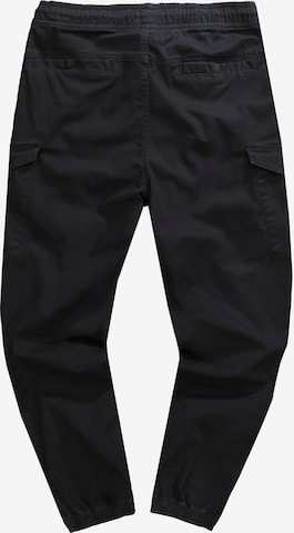 Effilé Pantalon cargo STHUGE en noir