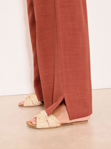 Lipsy Regularen Hlače | rjava barva