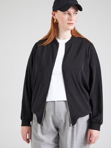 Giacca di mezza stagione di Vero Moda Curve in nero: frontale