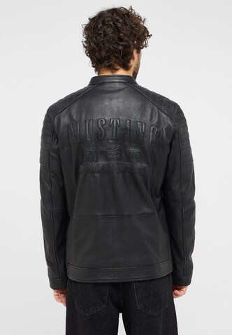 MUSTANG Jacke in Schwarz: Vorderseite