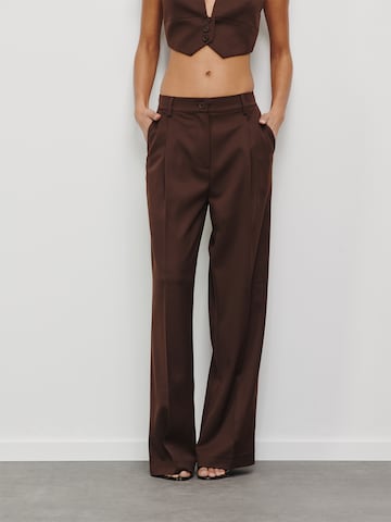 RÆRE by Lorena Rae Wide leg Trousers in Brown: front