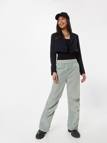 Loosefit Pantalon Monki en vert