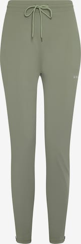 Born Living Yoga Hose 'Airla' in Grün: Vorderseite