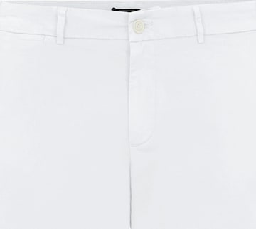 DRYKORN Shorts 'Kend' in Weiß: Vorderseite