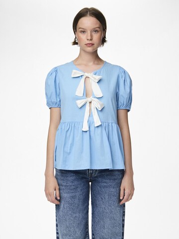 Camicia da donna 'GOLLY' di PIECES in blu: frontale