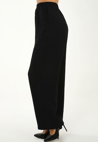 Awesome Apparel Regular Bundfaltenhose in Schwarz