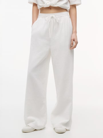 Tommy Jeans Loose fit Pants in White: front