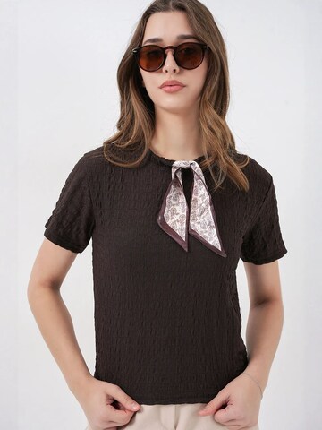 Bigdart - Blusa em castanho: frente