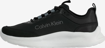 Baskets basses 'Lightweight Runner' Calvin Klein en noir : devant
