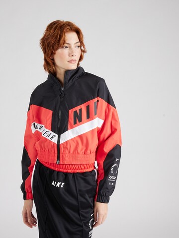 Nike Sportswear Демисезонная куртка в Красный: спереди