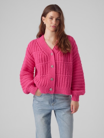 Geacă tricotată 'SMILLA' de la VERO MODA pe roz: față