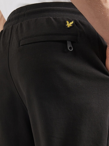 Lyle & Scott Tapered Hose in Schwarz