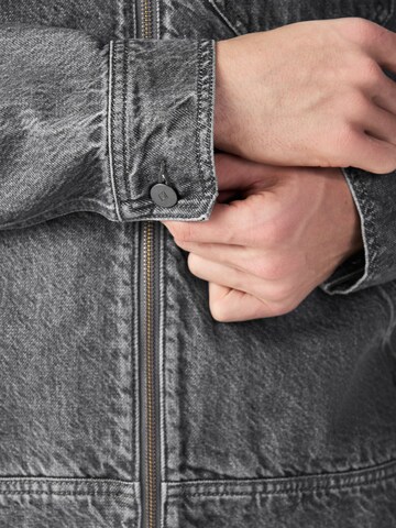 Next Jacke in Schwarz