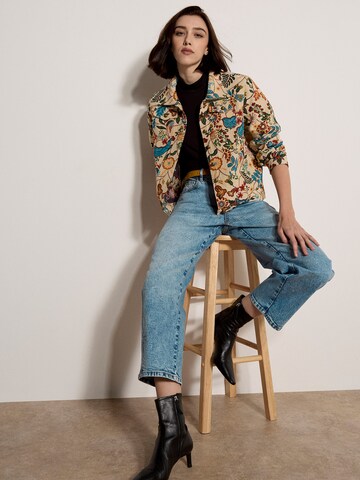 Veste bavaroise ' ' Apricot en bleu : devant