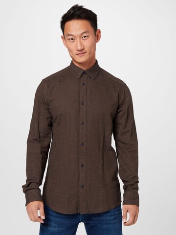 Coupe slim Chemise 'BEN' Only & Sons en marron : devant