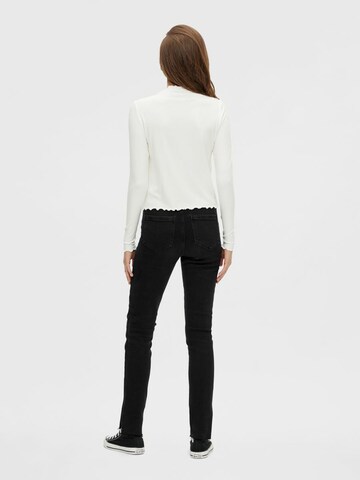 T-shirt 'PCNicca' PIECES en blanc