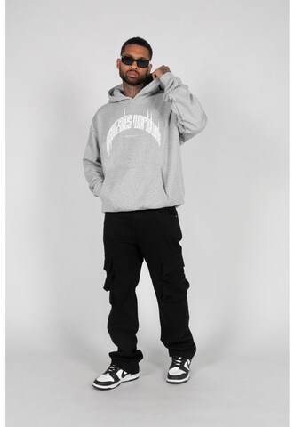 Sweat-shirt 'Higher Than Heaven V.3' MJ Gonzales en gris