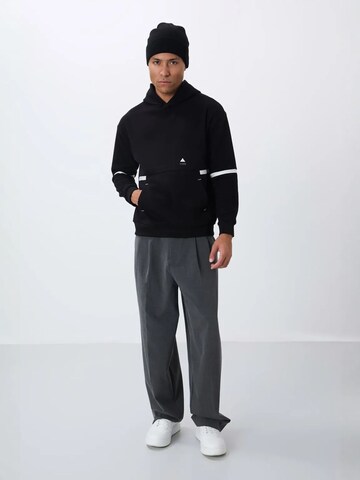 Felpa di Tommy Life in nero