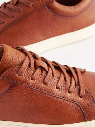 Sneaker bassa di Next in marrone