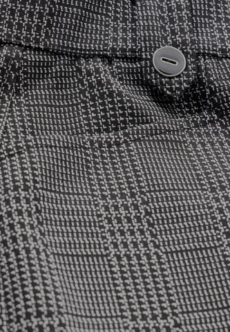STREET ONE Regular Hose in Schwarz
