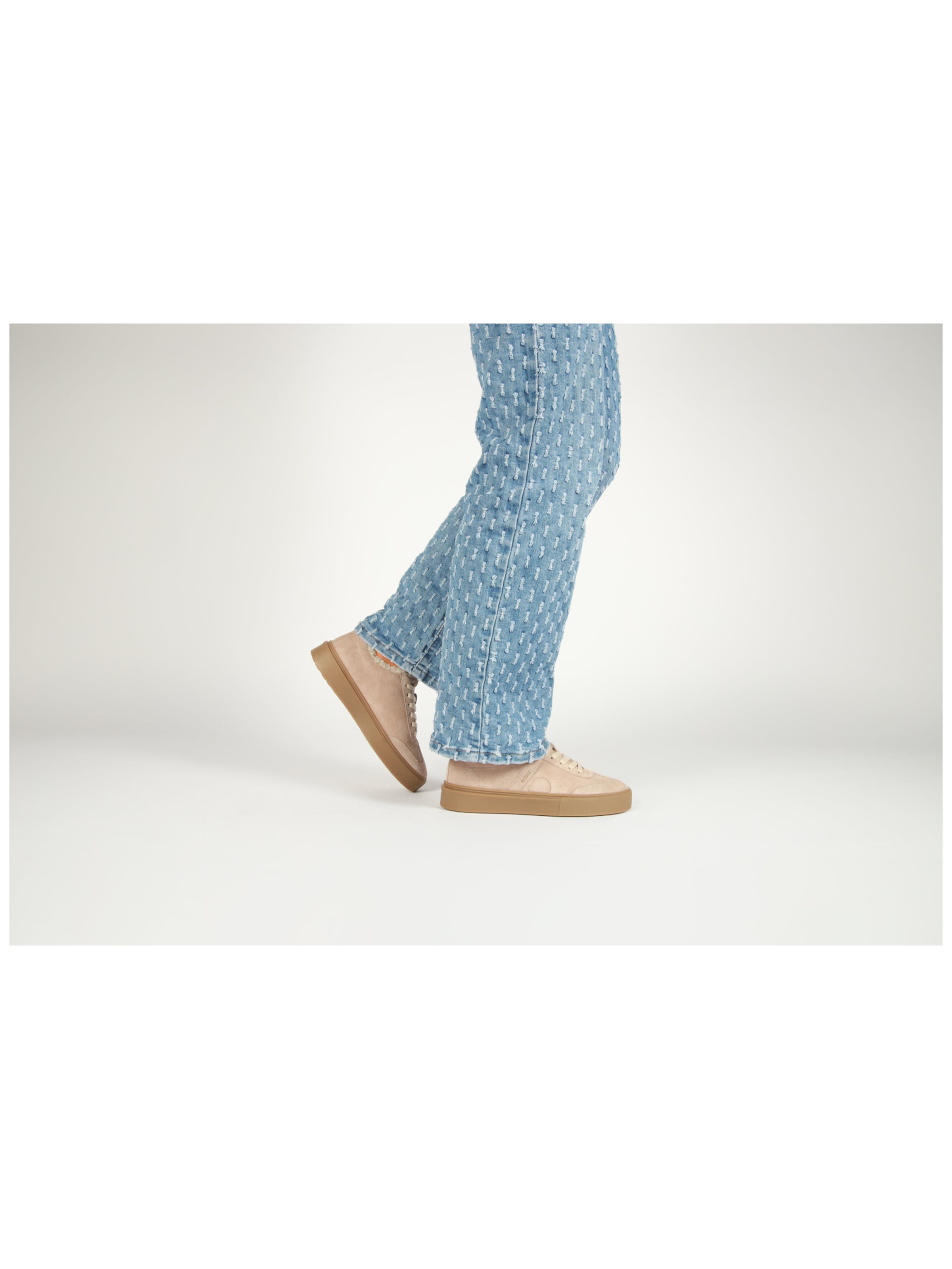 BLACKSTONE Låg sneaker 'QUARTZ AUDEN' i beige