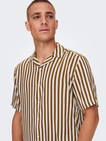 Only & Sons - Ajuste confortable Camisa 'Wayne' en marrón