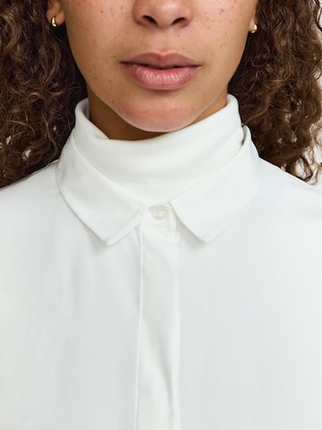 T-shirt ' Shirt ' Soft Rebels en blanc : devant