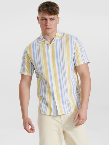 Dxnmxrk Shirt 'DXEgon' in Geel: voorkant