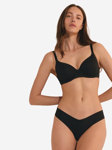 ETAM String 'Pure Invisible' in Schwarz