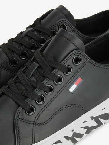 Tommy Jeans Sneakers in Black