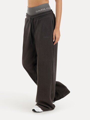 Loosefit Pantalon Smilodox en gris