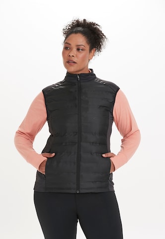 Q by Endurance Vest 'Sprinna' in Black: front