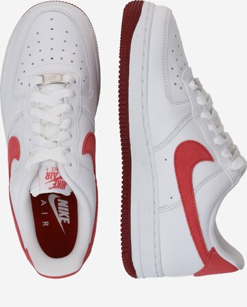 Nike Sportswear Matalavartiset tennarit 'Air Force 1 '07' värissä valkoinen