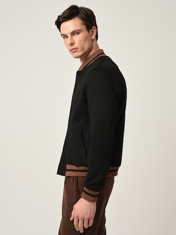 Antioch Přechodná bunda – černá