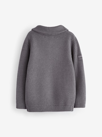 Next Pullover in Grau