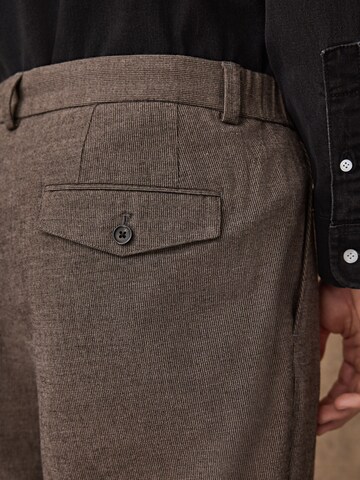 Next Štandardný strih Nohavice - Hnedá