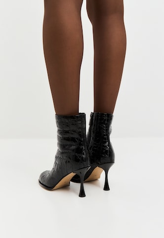CESARE GASPARI Bootie in Black
