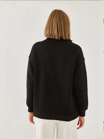 Felpa di Bianco Lucci in nero