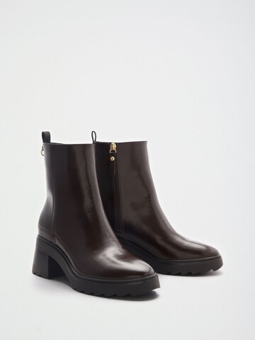 Lipsy Stiefelette in Braun