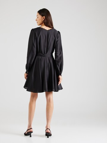 SWING - Vestido en negro