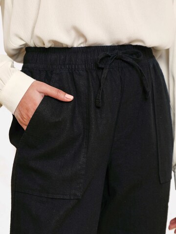 Threadbare Lużny krój Spodnie 'Rosewood' w kolorze czarny