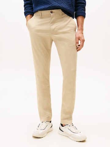 TOMMY HILFIGER Slim fit Chino trousers in Beige: front