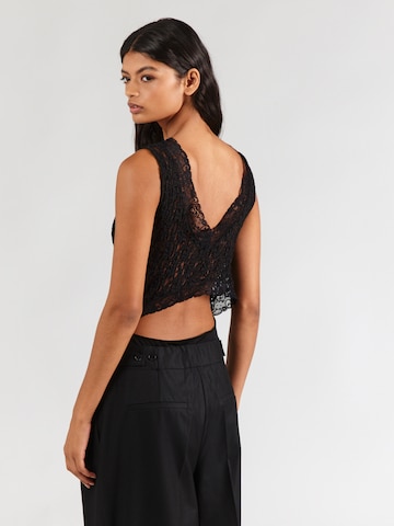 juoda ABOUT YOU Marškinėliai-glaustinukė 'Ilse'