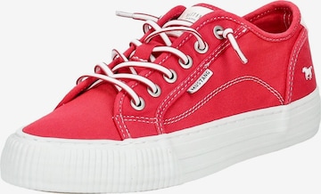 Baskets basses MUSTANG en rouge : devant