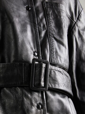 Veste mi-saison 'Lecia' FREAKY NATION en noir
