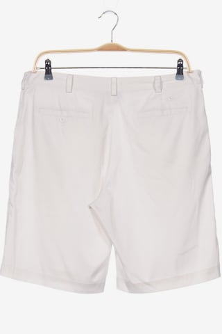 NIKE Shorts 36 in Weiß