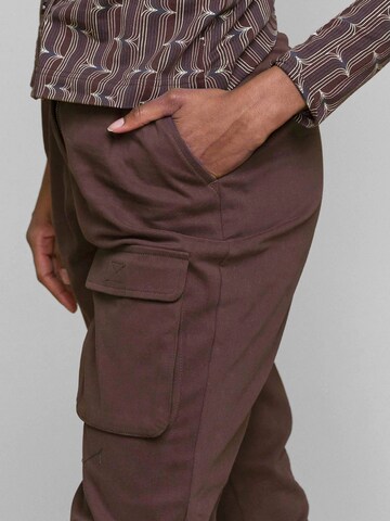 Coupe slim Pantalon cargo 'Nomalizo' 4funkyflavours en marron
