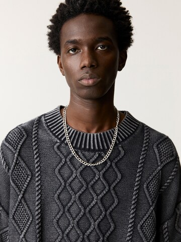 Pull&Bear Sweater in Black