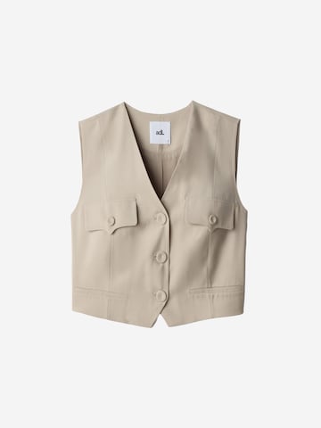 adl Vest in Beige: front